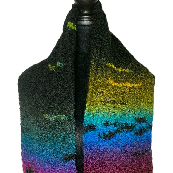 NEW Boutique Vibrant Hand-Knitted Scarf with Tasseled Fringe, Multicolored - Picture 7 of 11